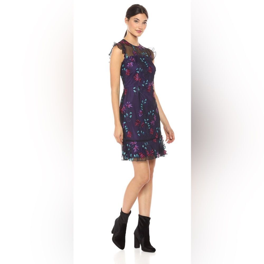 Donna Morgan dress Short Sleeve floral Purple Embroidered Dress Size 4